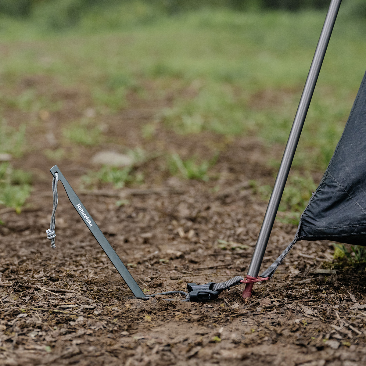 Naturehike ultralehké stanové kolíky 15 cm (V profil) – 7,4 g/ks